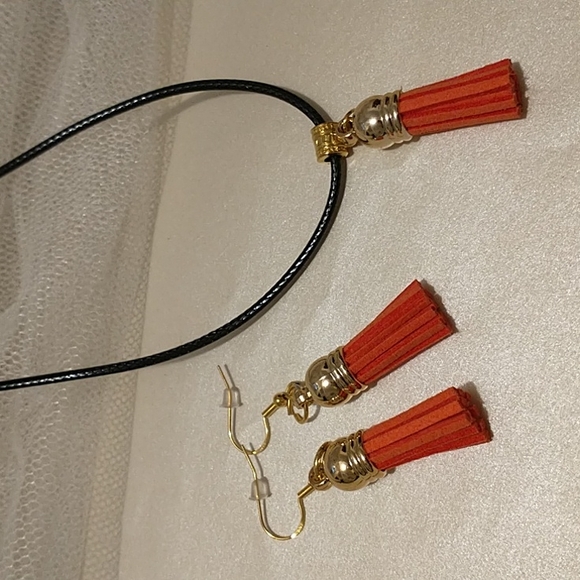 Salmon Color Tassel Set! - Picture 8 of 8